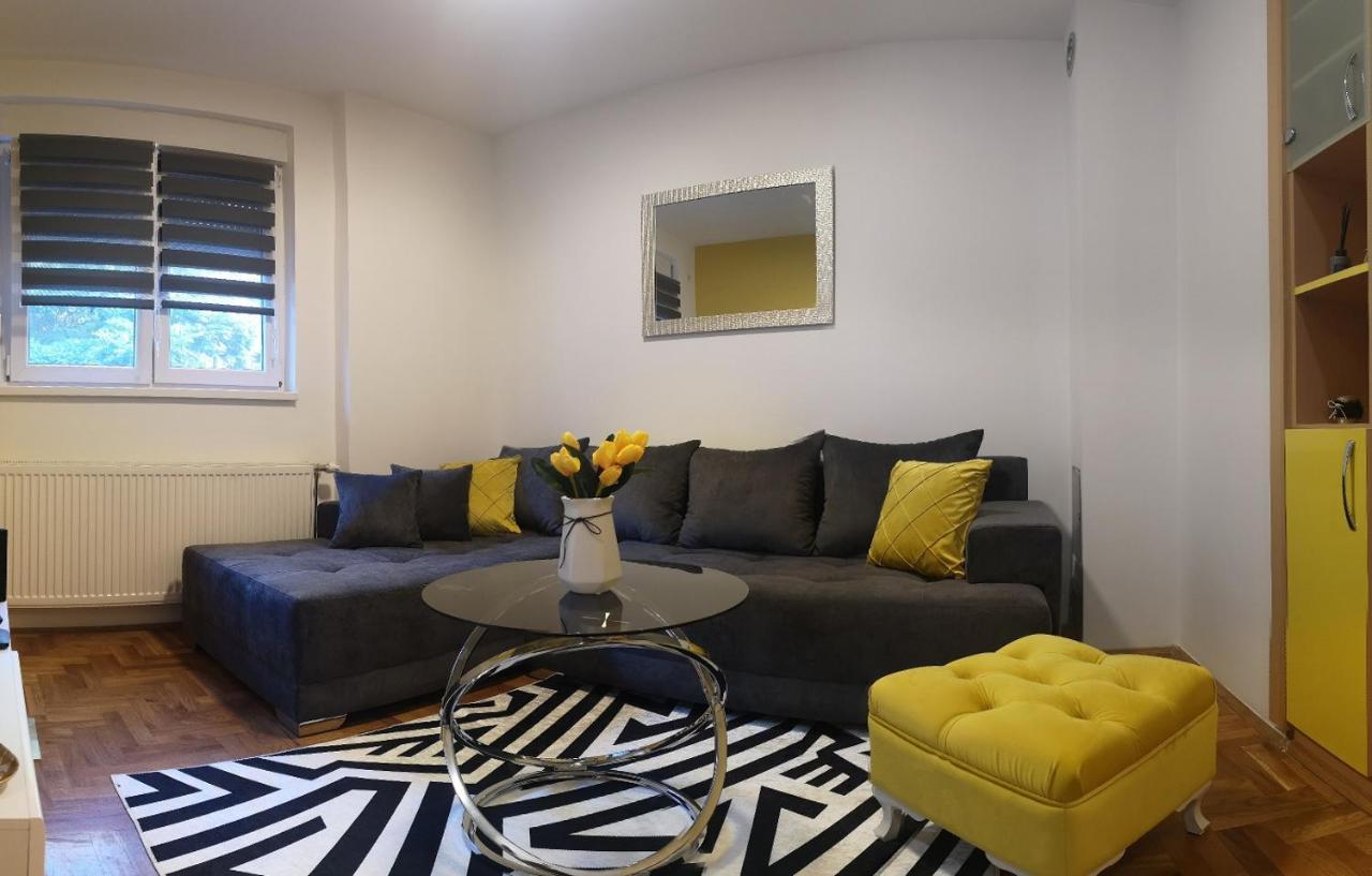 Apartman Sunflower Sremska Mitrovica Exterior photo